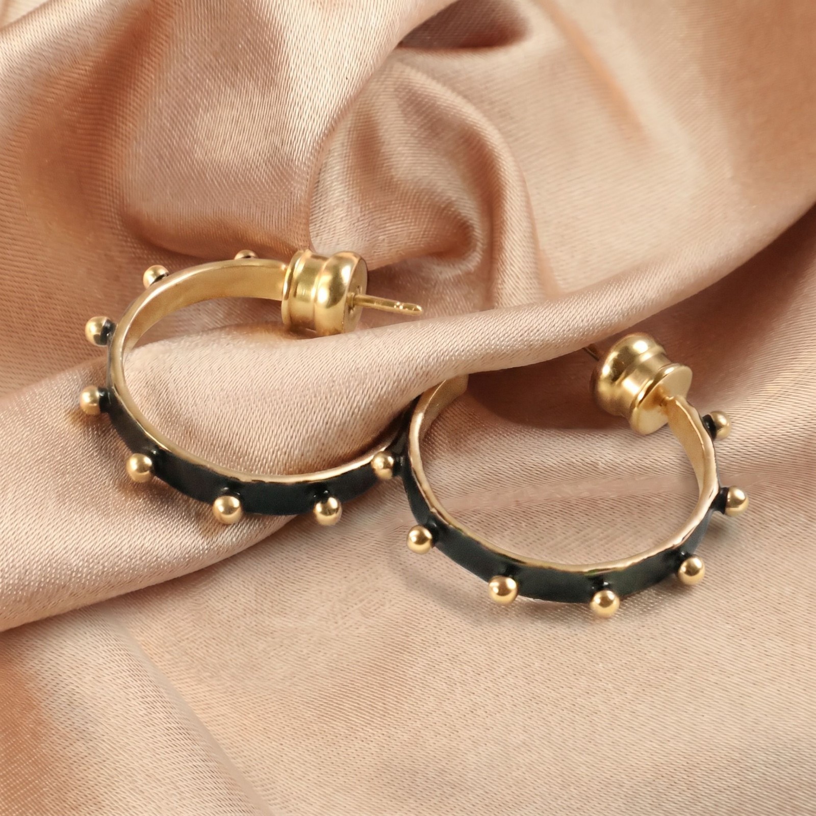 Julie Vos SoHo Mixed Metal Hoop Earrings in Gold