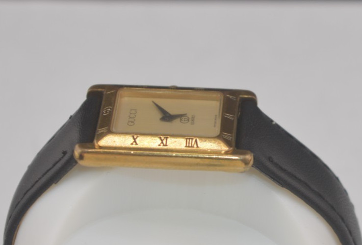 VTG Gucci 4200L Ladies Quartz Gold Plated Watch Runs Great New Band GUARANTEE