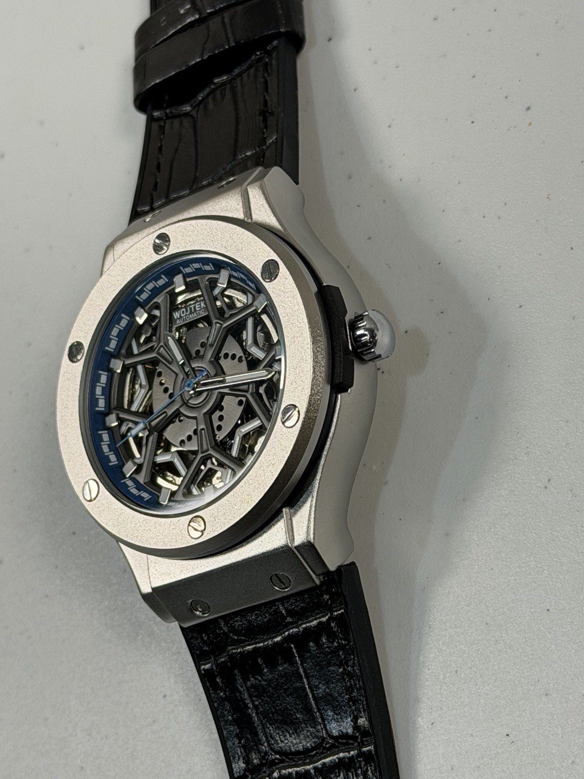 Men’s Automatic Mechanical Skeleton Racing Wheel Rim Design Sport Watch 44.9mm