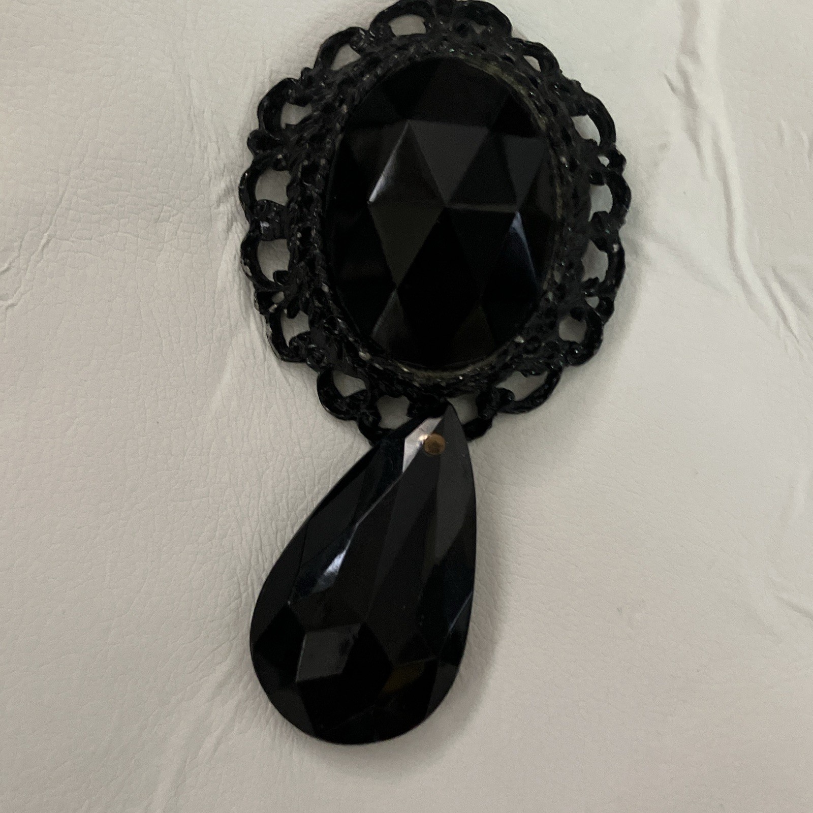 Black Oval Cabochon Teardrop Dangle Brooch Pin, jet black,Metal/pendent.