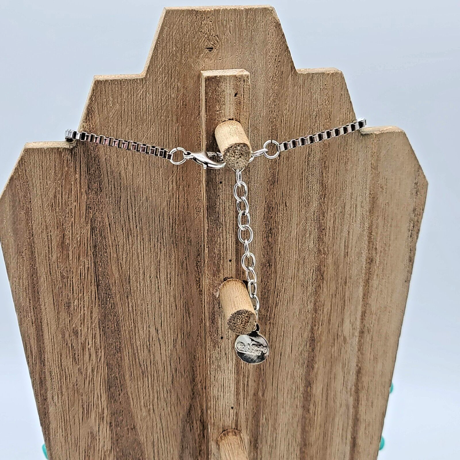 7 Charming Sisters”Nothing Compares”Silver Box Link & Turquoise Acrylic Necklace