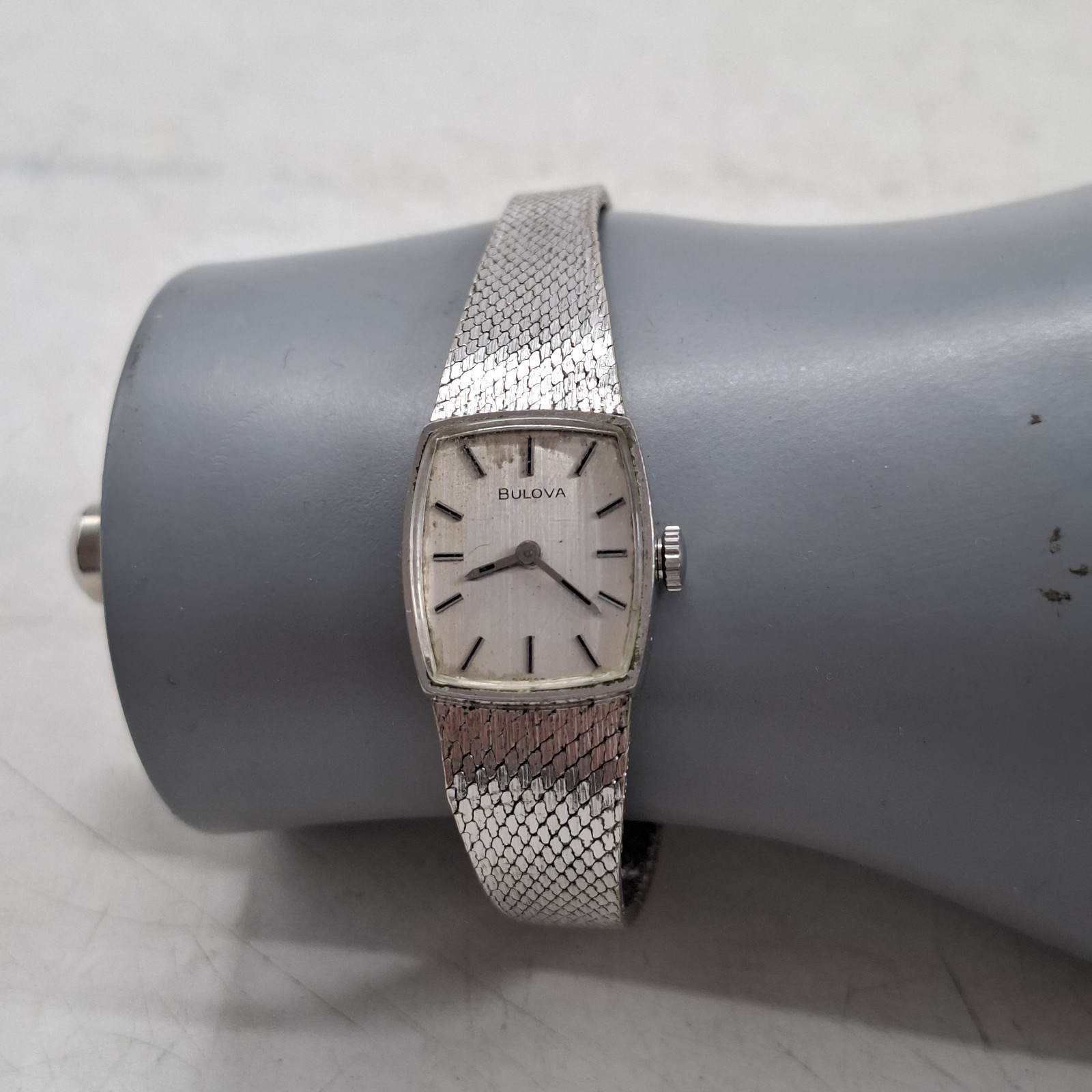 Bulova Ladies Watch Silver Tone Mesh Bracelet Strap Retro Dress Watch Vintage
