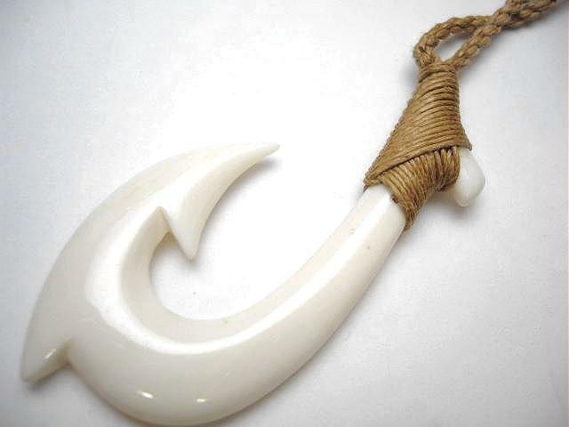 30MM CARVED WATER BUFFALO BONE HAWAIIAN ‘AUKU’U HERON’S NECK FISH HOOK NECKLACE