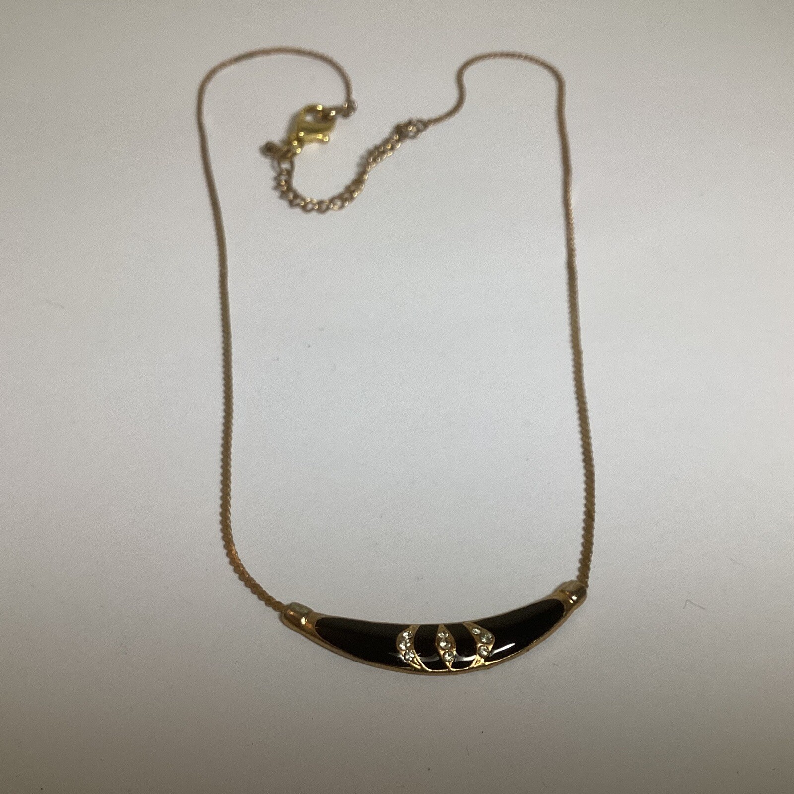 PRETTY VTG 19 1/2” BLACK ENAMEL W/RHINESTONE ACCENTS NECKLACE ADJUSTABLE LENGTH