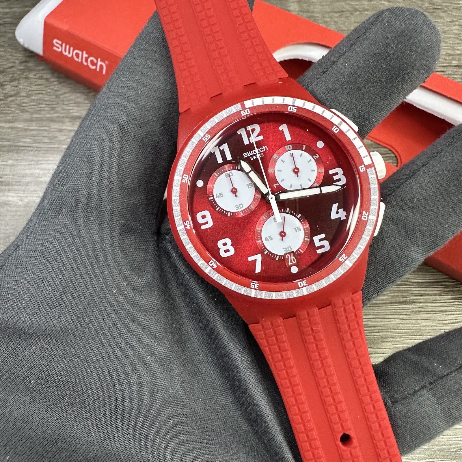NEW✅ Swatch SPREMUTA Men Red And White Silicone Chronograph Watch 42mm SUSR403