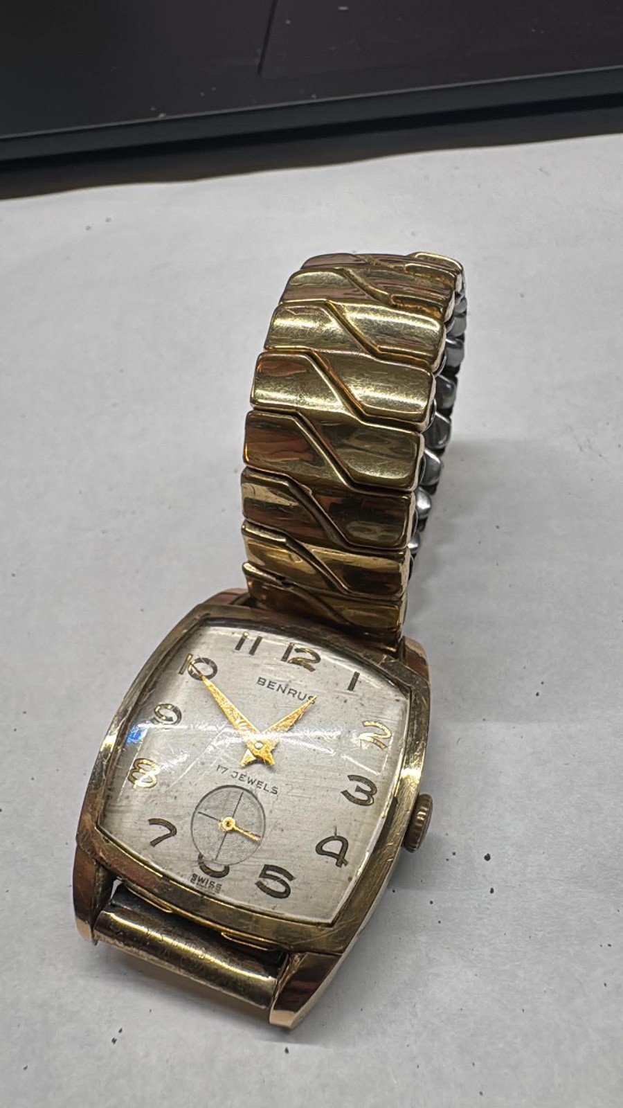 Vintage MENS Benrus 20 Micron GP Watch 19J W/ Speidel 1/20 10k GF Band RUNS A50