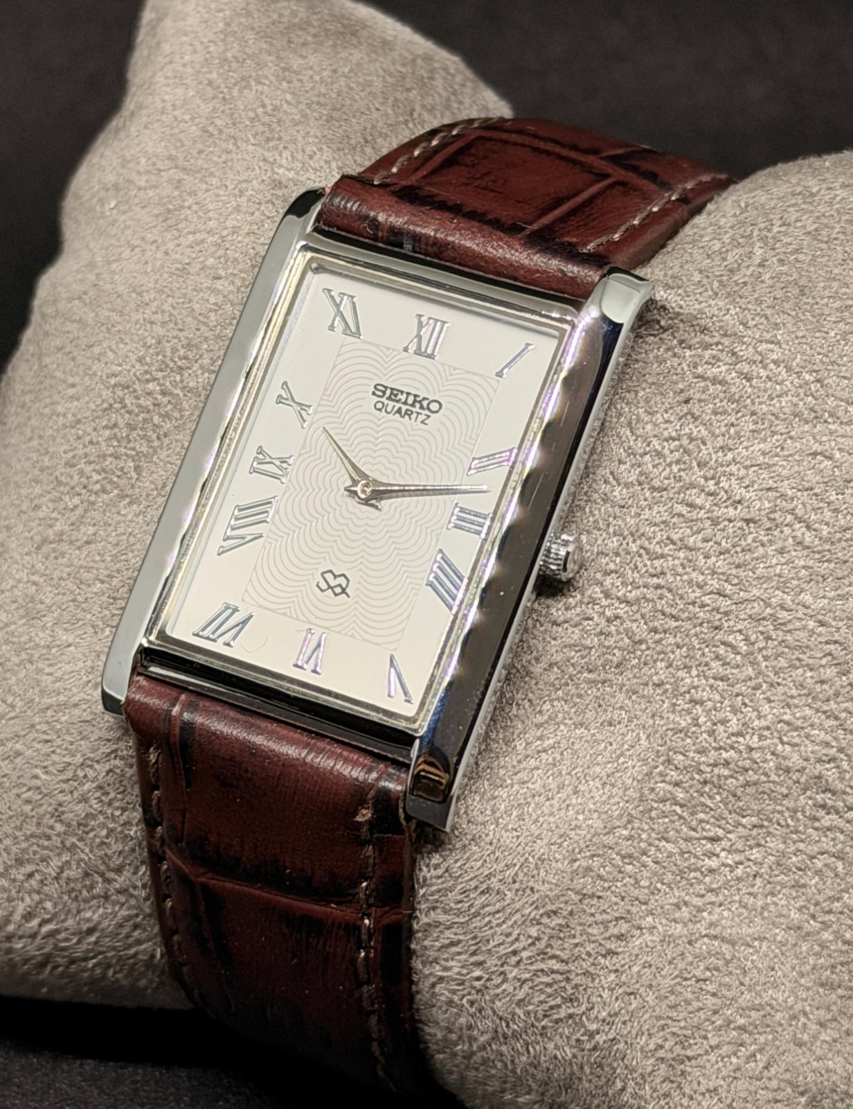 Vintage Rare Seiko Slim Quartz Men’s Wrist Watch With Free DDP Shipping