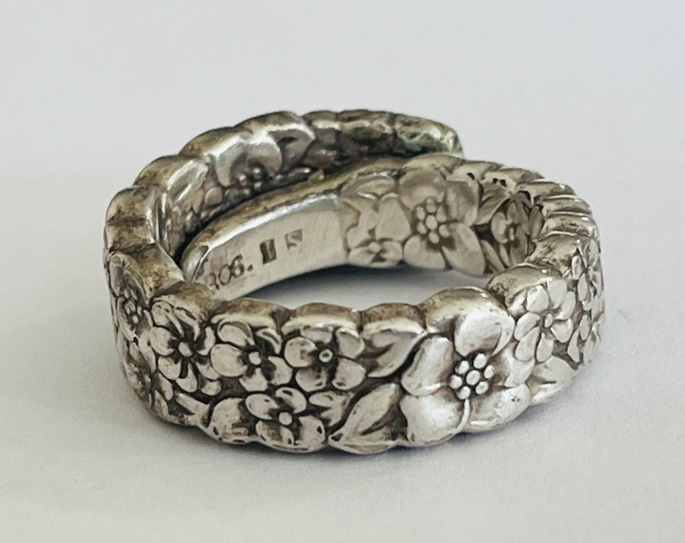 Vintage Rogers Bros International Silver Love Flower Spoon Band Ring Size 7