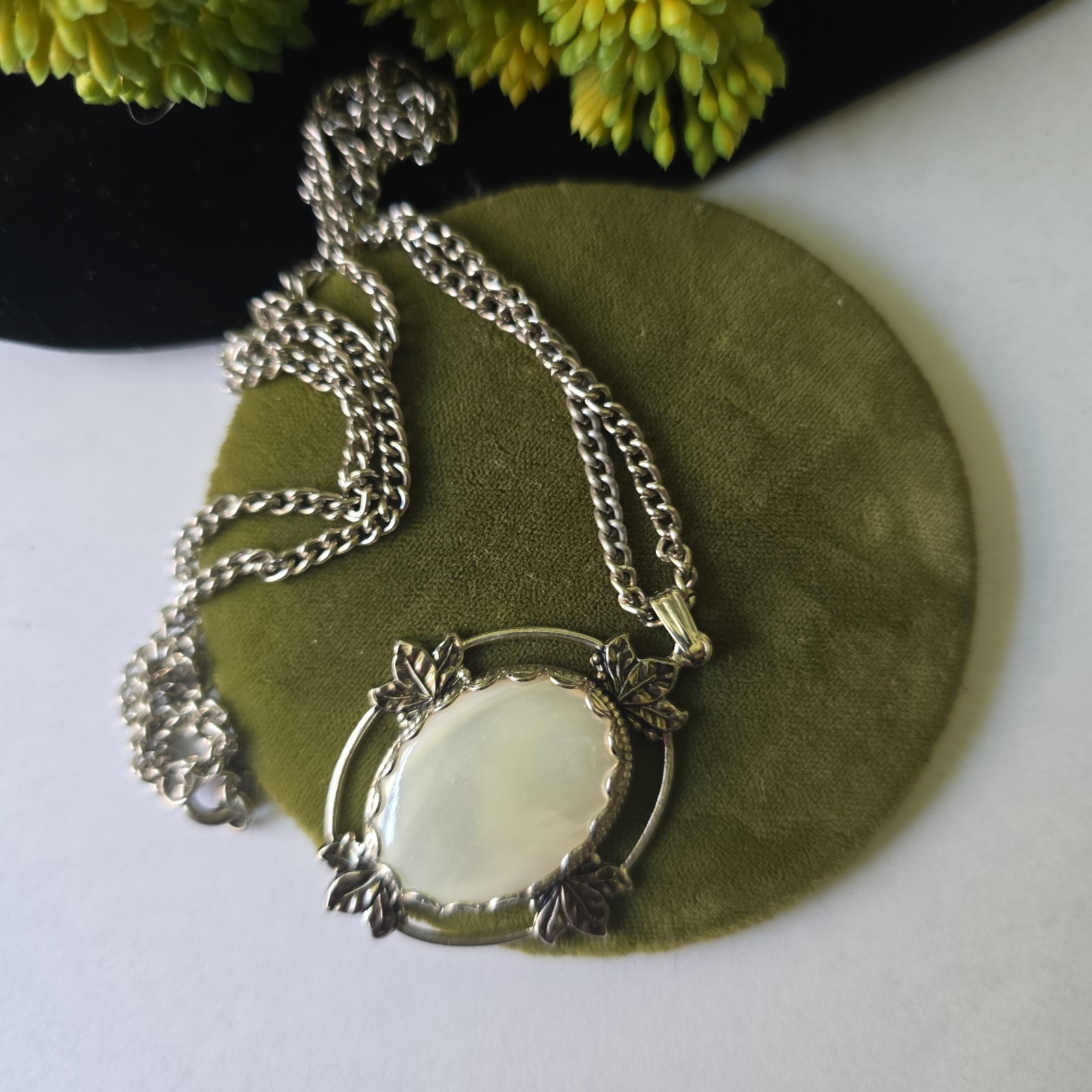 Vintage Silver Plated Filigree Locket Pendant Chain Necklace Pull On 24″L