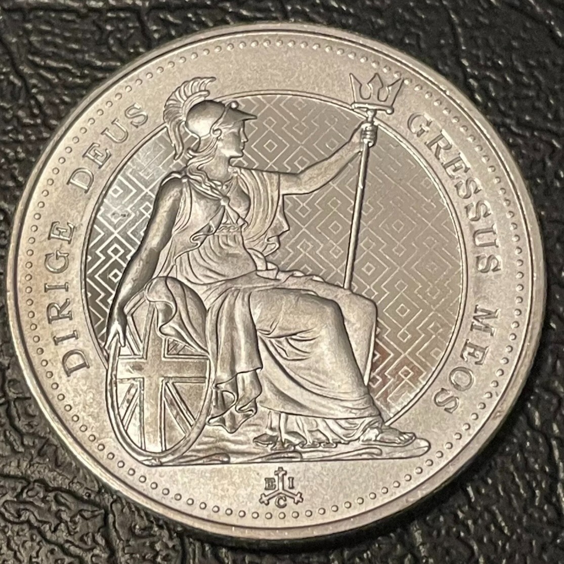 EXCLUSIVE GIANT PURE SILVER St. Helena Britannia 1.25 TOz COIN RING SIZE 9-13 UK