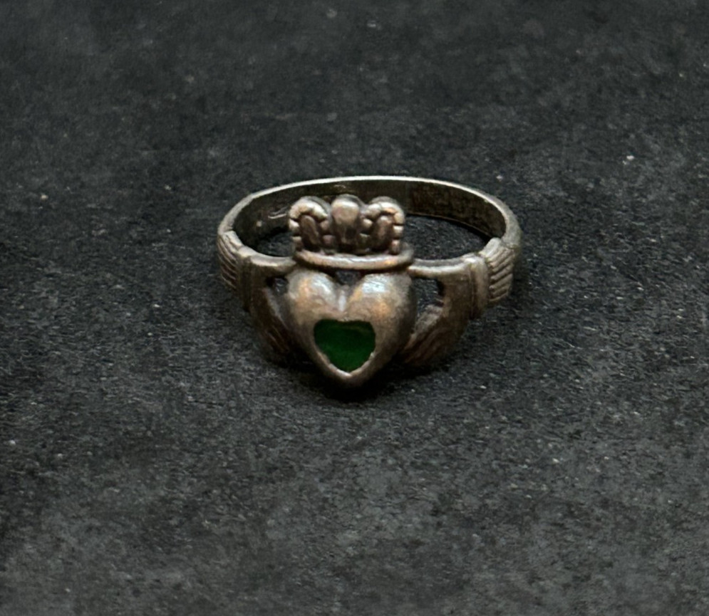 925 LS Sterling Green Gem Claddagh Ring Sz 5.5 – 1.95g