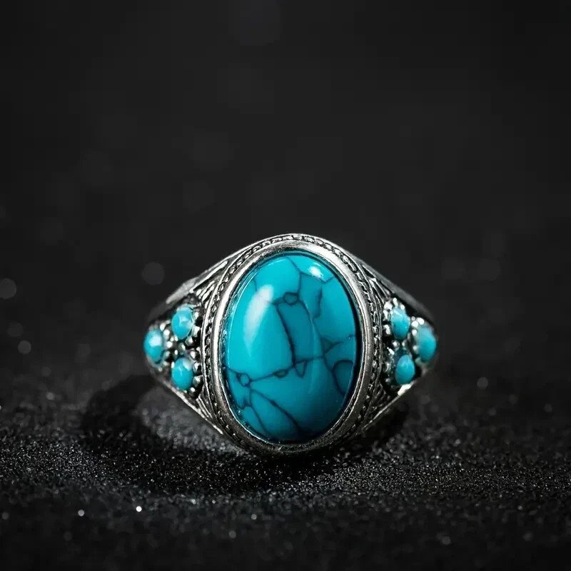 Women’s Turquoise Ring, Size 10. FREE SHIPPNG IN THE USA!