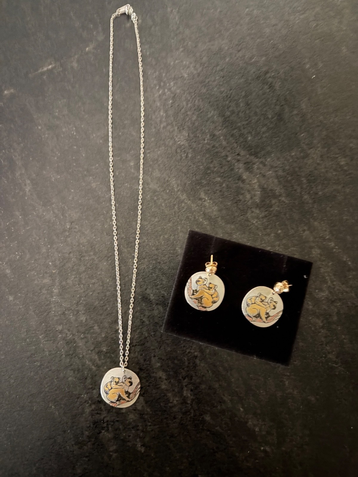 Reed and Barton vintage Damascene necklace and earring set. Excellent condition