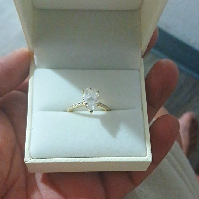 RODIFFY 3ct Pear Moissanite 925 Sterling Silver Gold Plated Ring Size 7