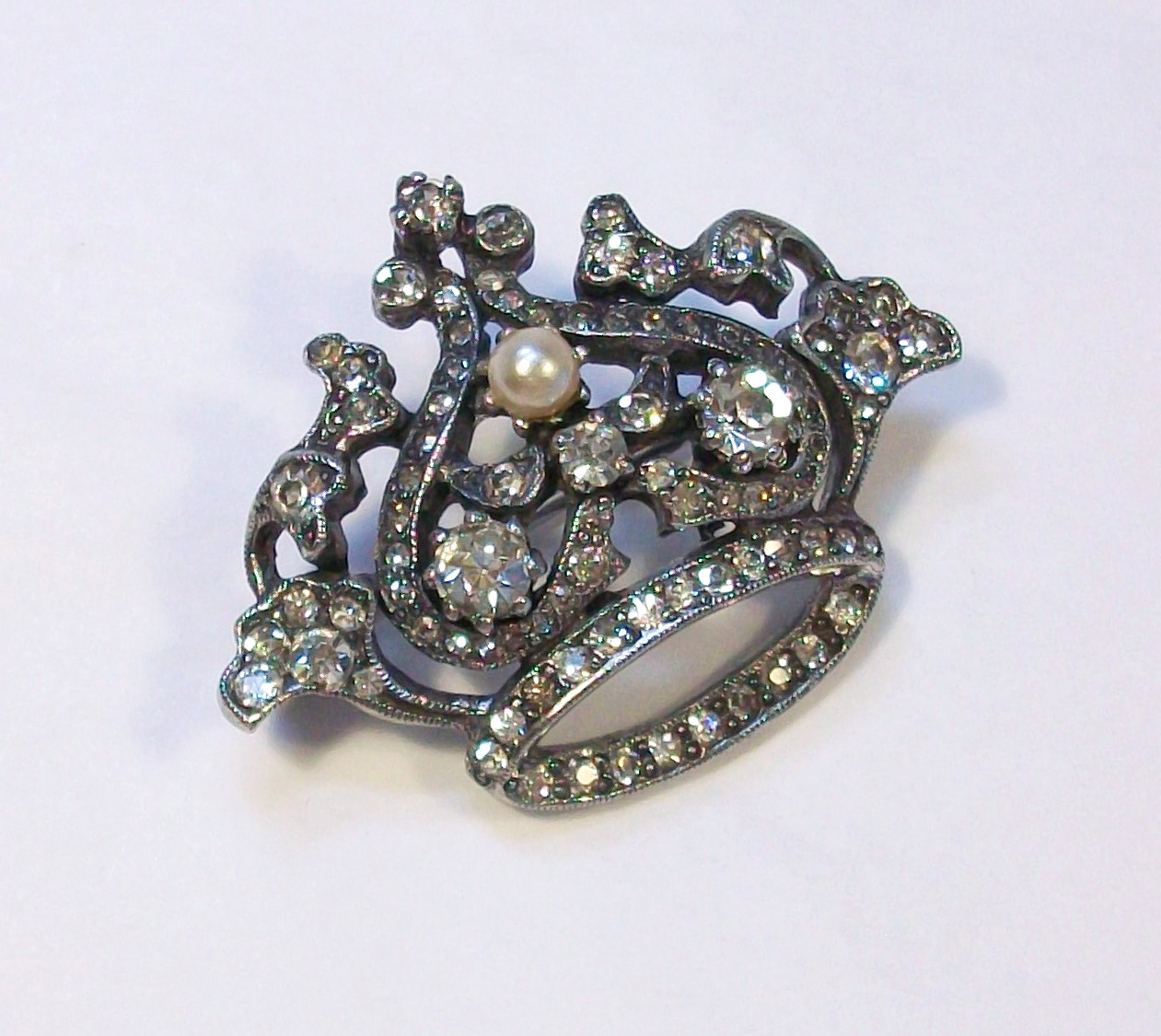 Vintage Signed HOBE’ Rhinestone & Faux Pearl CROWN Brooch Pin