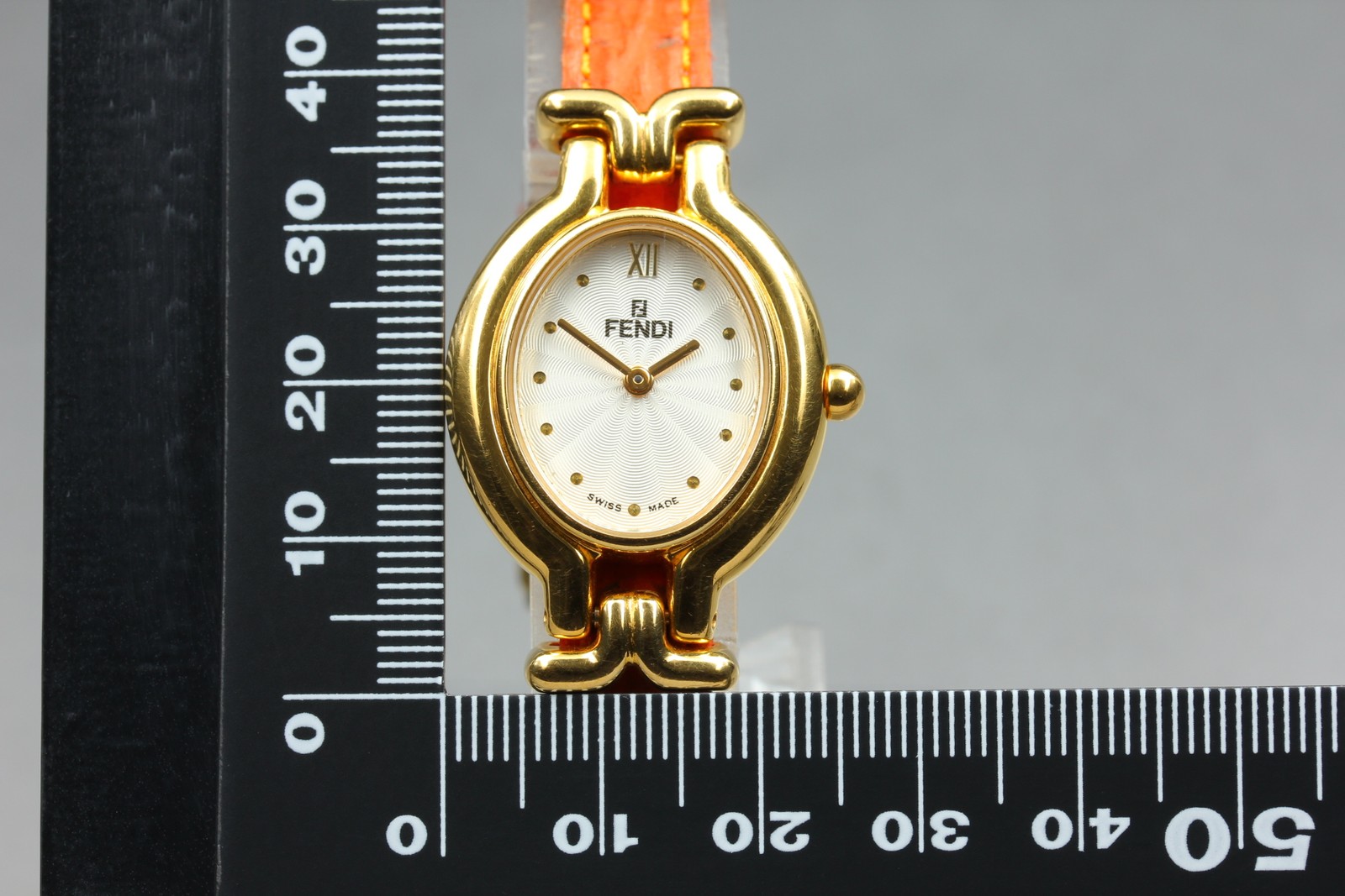 *N MINT w/ Box* FENDI 640L Chameleon 24mm 9 Colors Change Belt Qz Women’s Watch