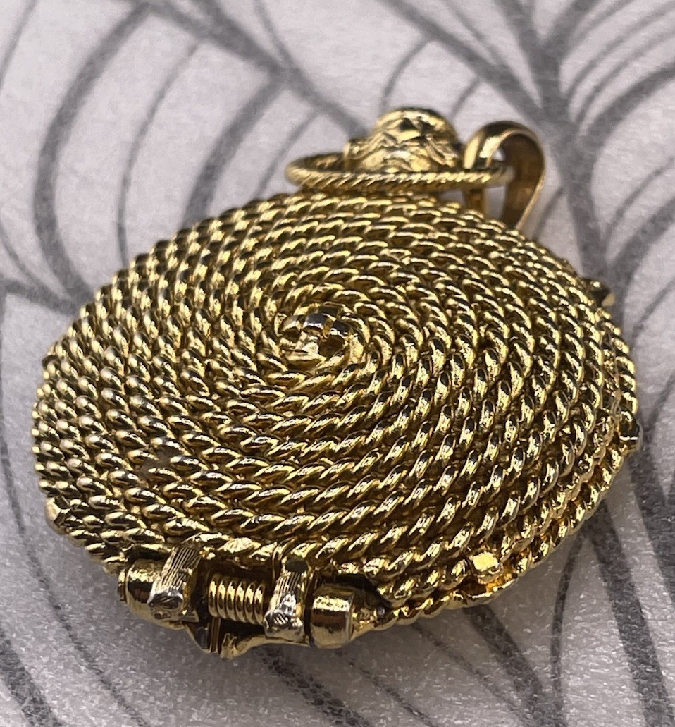 Vintage Ladies Gold Tone Lip Balm Hinged Pocket Watch Compact Jewelry Pendant