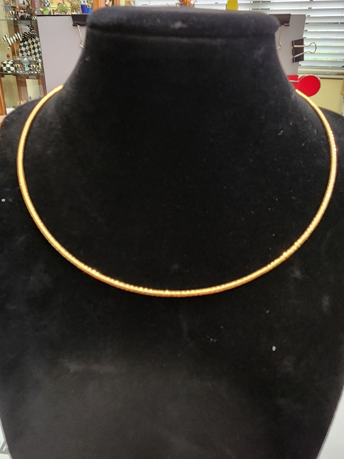 14k Y gold Diamond Cut Flexible Omega Choker 15 3/4″ Lobster Claw 7 Grams