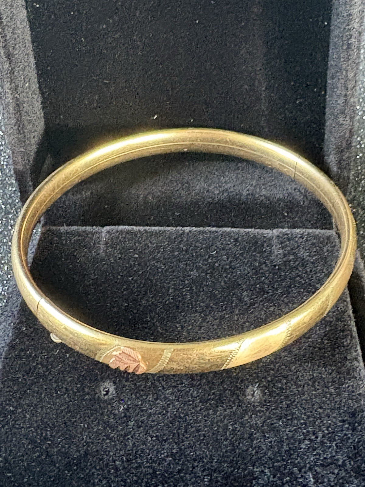 Vintage C.CO Coleman Black Hills 1/20 14K Gold Filled Hinged Bangle Bracelet