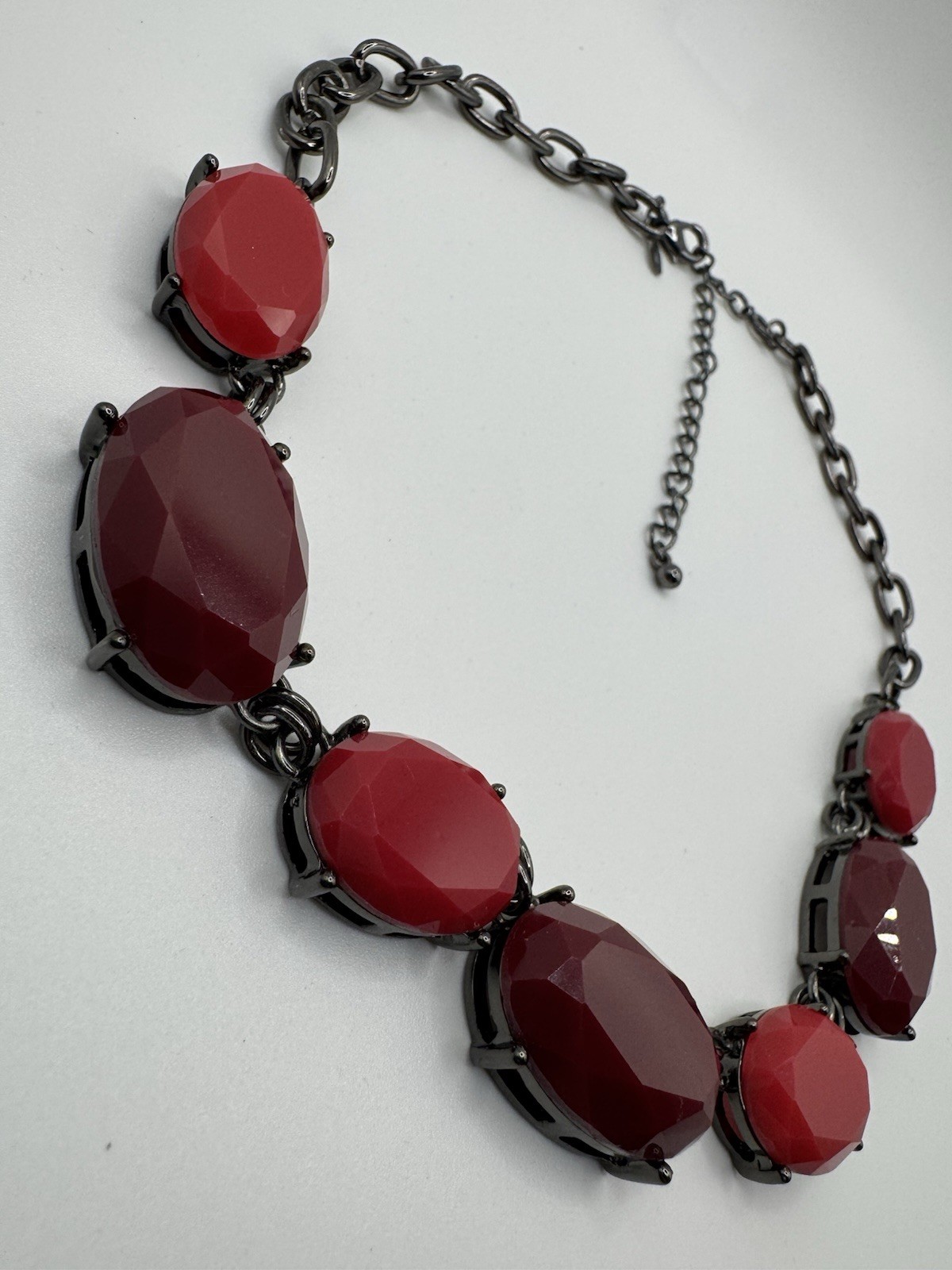 Premier Designs Berrylicious Red Burgundy Statement Necklace Hematite Gunmetal