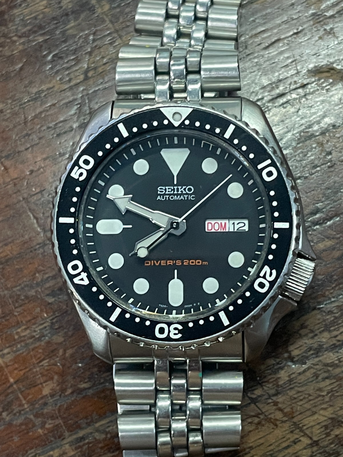 Seiko Men’s Black Watch – SKX007