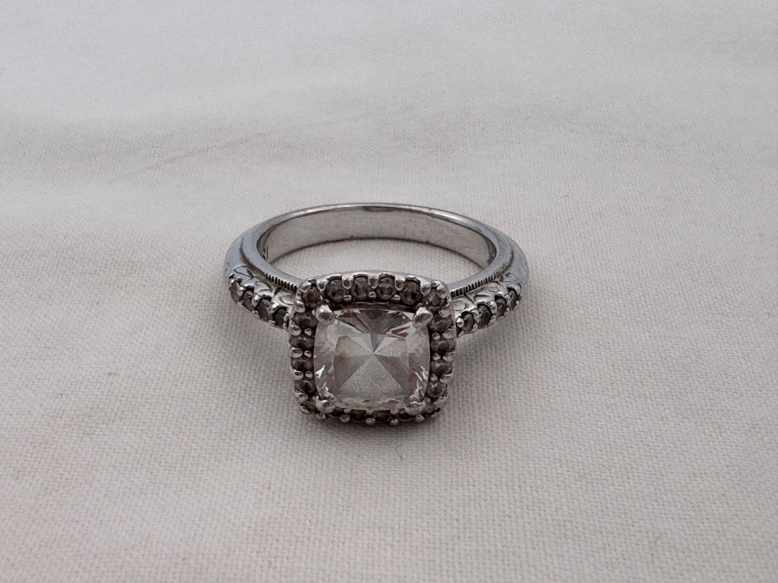 Beautiful Sterling Silver Tacori Size 8 CZ Ring OD-2