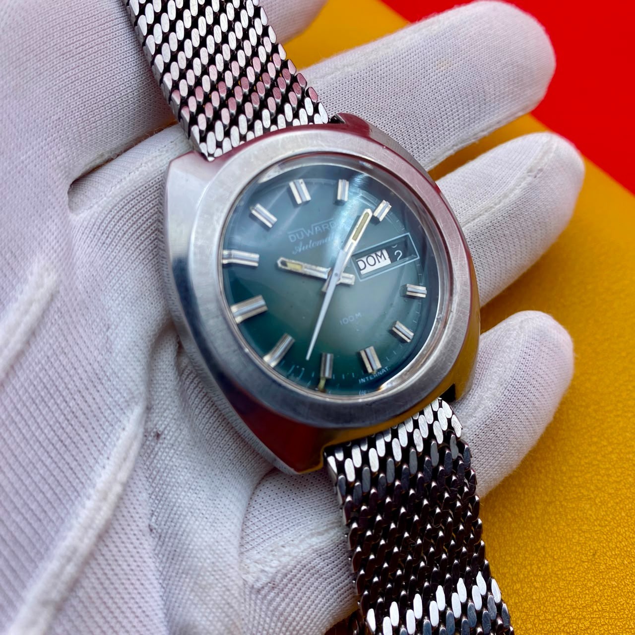Vintage Duward Automatic Internat Self Wind 100M Day Date Gentleman’s Wristwatch