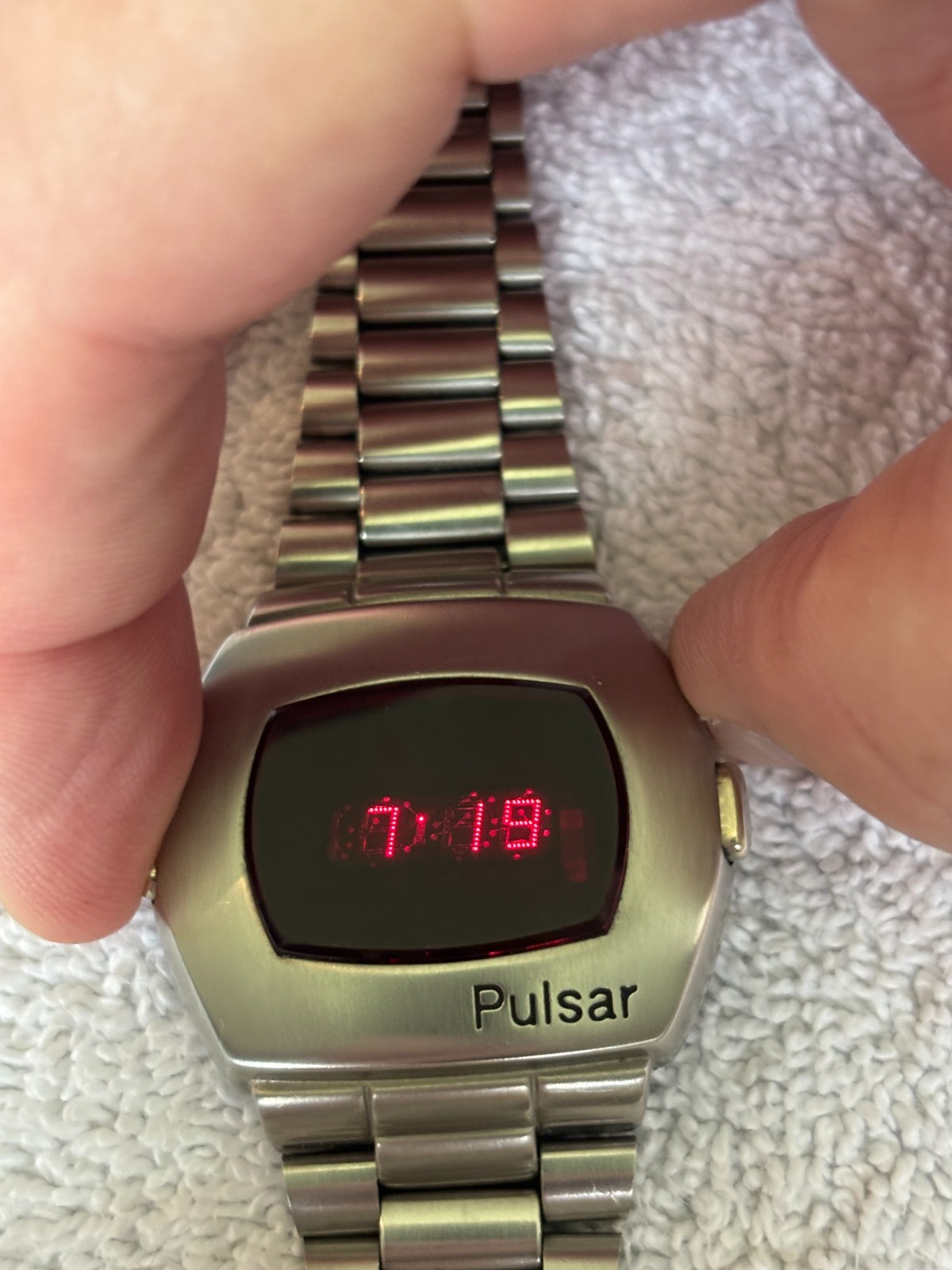 Pulsar P3 LED working perfectly and bright crystal is perfect
