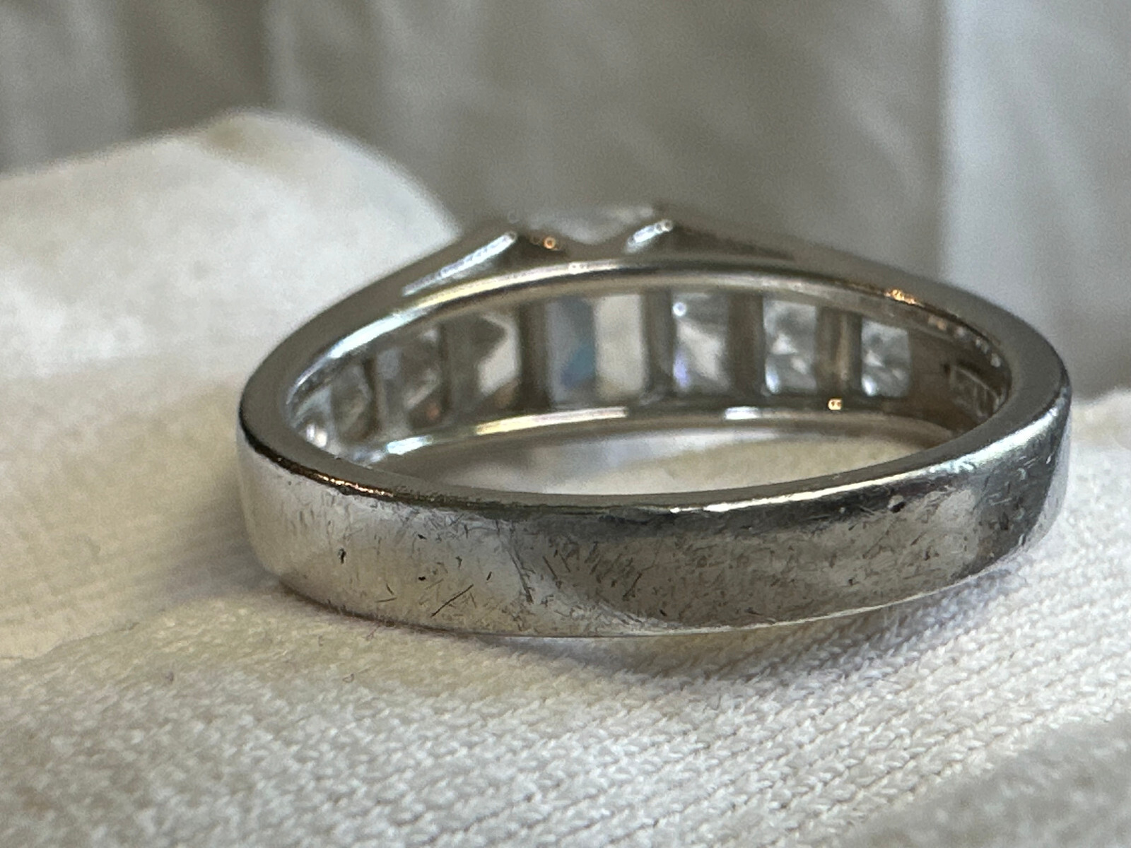 Sterling Silver Ring 5.67g Fine Jewelry Sz 9.25 Band Clear Stones