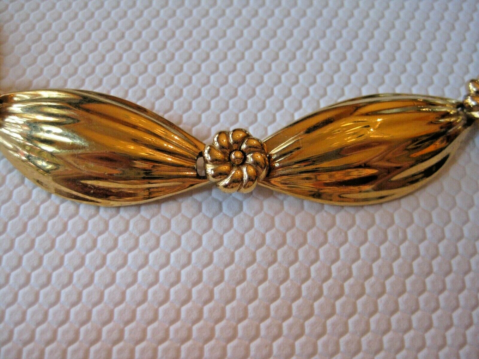 Monet Ribbon Rosette Link Necklace Exceptional Early Vintage Bright Gold Plate