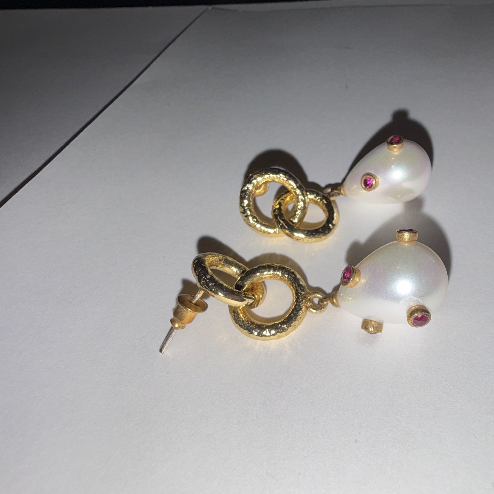 Gold Tone Chain Link Double Circle Drop Earrings White Teardrop Pearl Dangle
