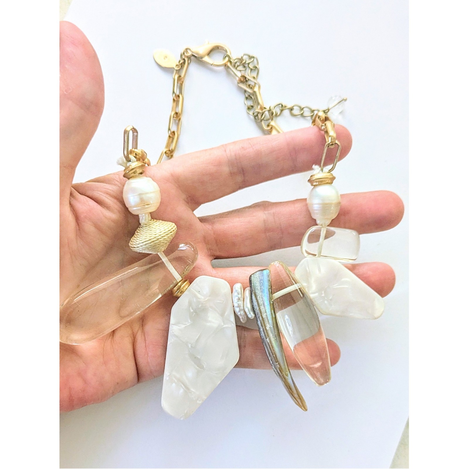 CHICOS Genuine Pearl Shell & Lucite Resort Wear Statement Necklace