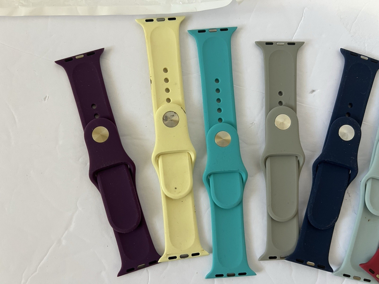 New Watchbands Metal Band with Various Colors of Attachable Silicone Bands