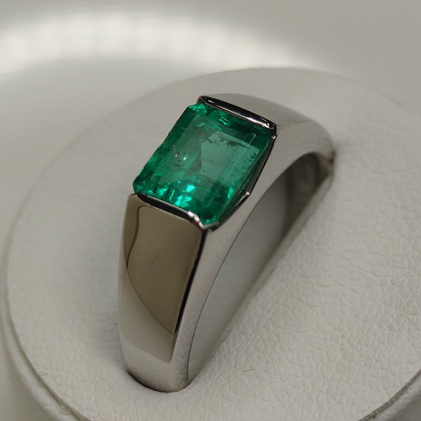 Emerald Ring, 900 Platinum RING Pt900 E1.88 jew0005 Imported from Japan