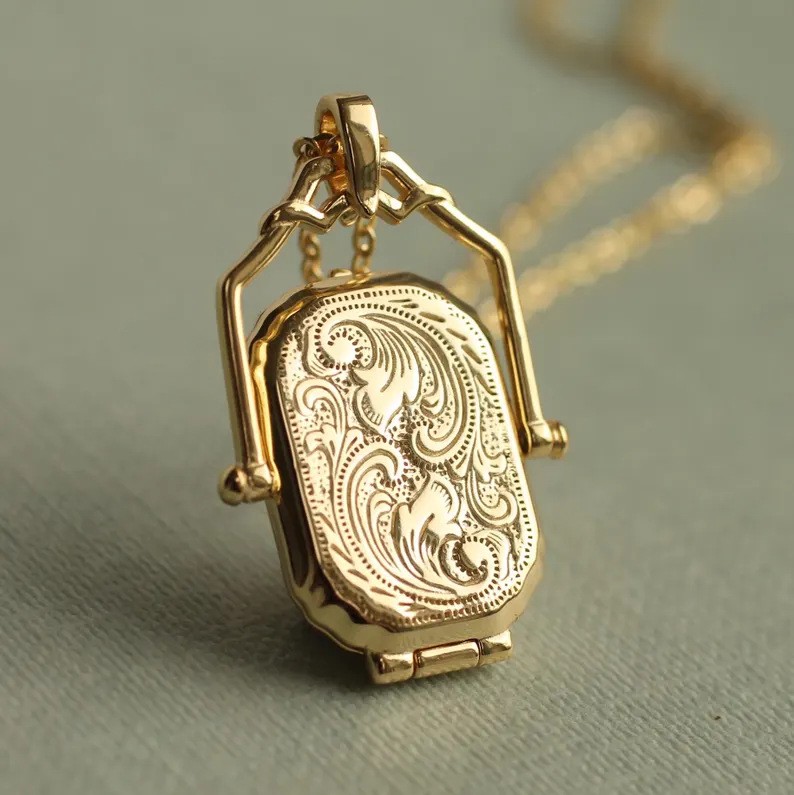 Personalized Vintage Locket Necklace Photo Pendant Couple Jewelry Gift