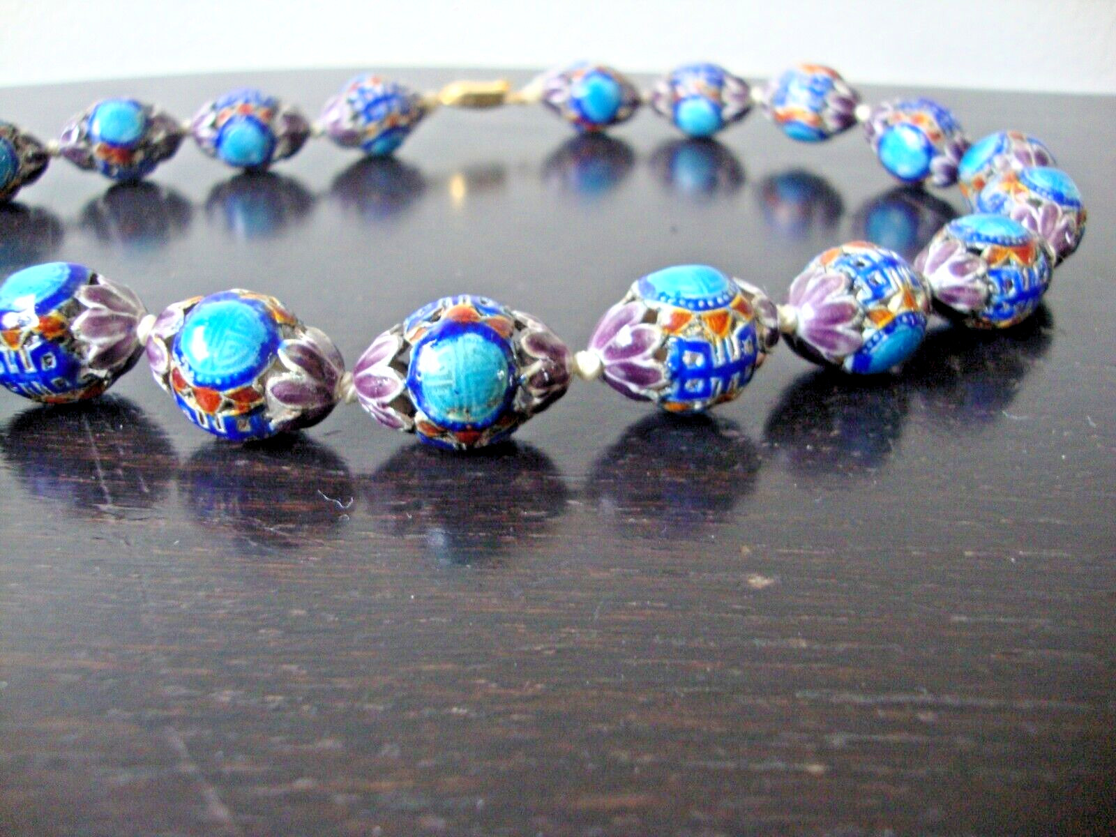 VINTAGE CHINESE EXPORT CLOISONNE MULTICOLOR DOUBLE SHOU SILVER EGG BEAD NECKLACE