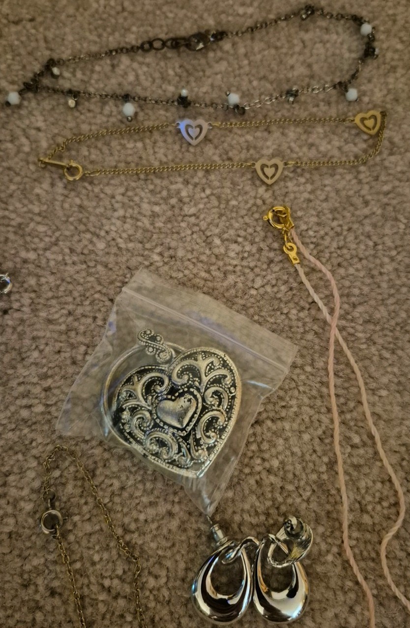 Mixed Jewelry Lot Mixed Variety Wearable Products Necklaces Bracelets Locket Etc