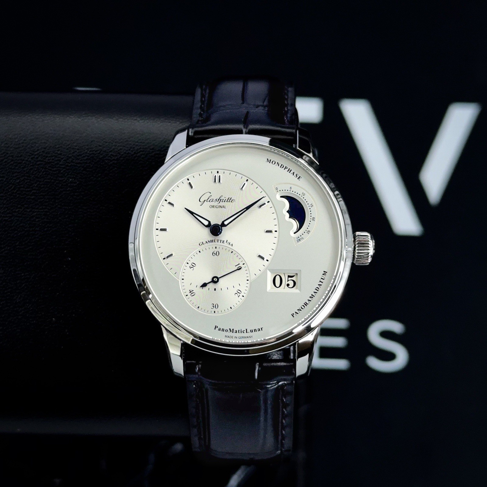 Glashütte Original PanoMaticLunar 2023–1-90-02-42-32-05 Full Set Box & Papers
