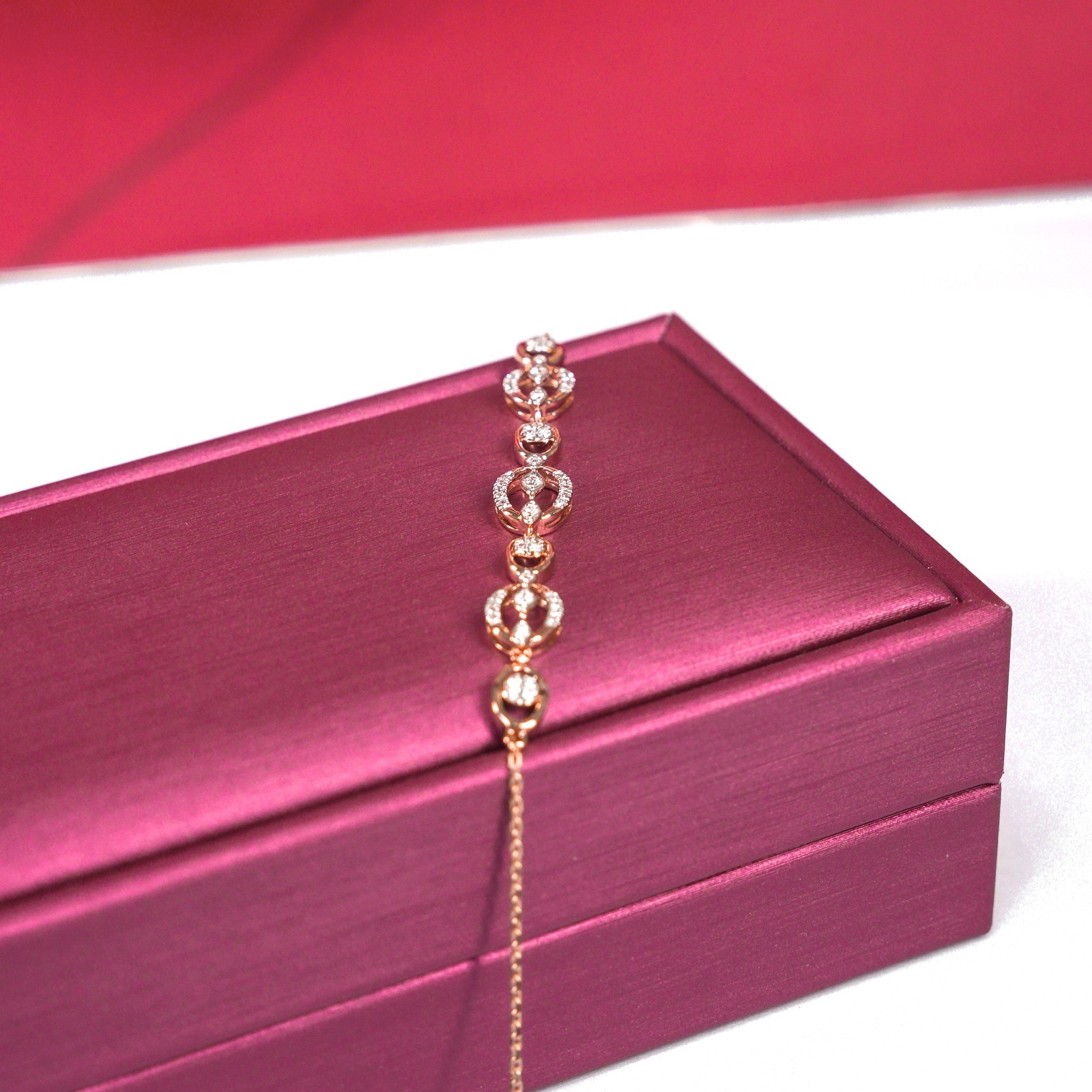 18 KARAT DIAMOND BRACELET | NATURAL DIAMOND | LIGHTWEIGHT | IGI CERTIFIED
