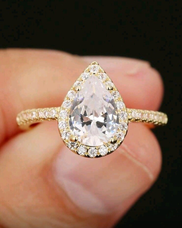 Gold-Plated Copper Teardrop Shaped White/Colorless CZ Ring Size 7 Inlaid