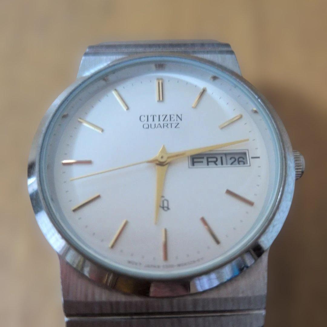 CITIZEN QUARTZ wristwatch, silver body.
