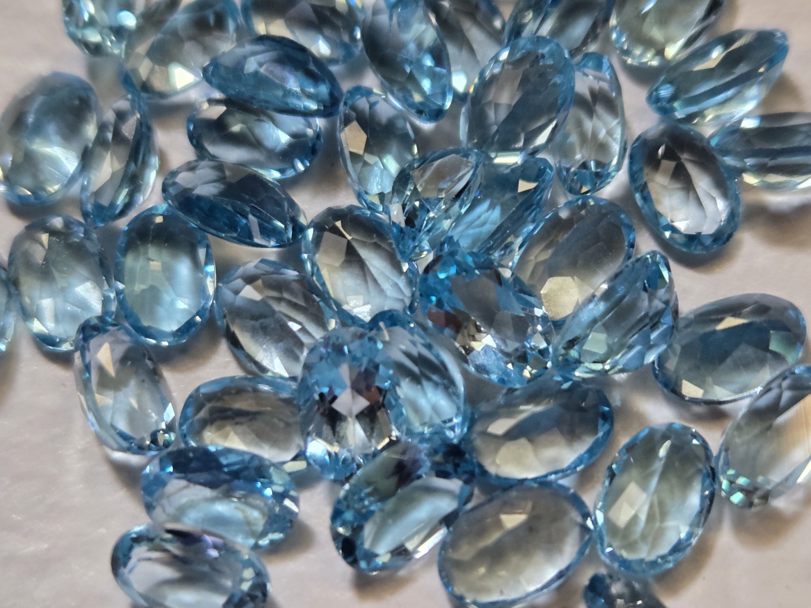 One Loose 6mm X 4mm Oval Cut Natural Blue Swiss Topaz Gemstone Approx .5 Ct