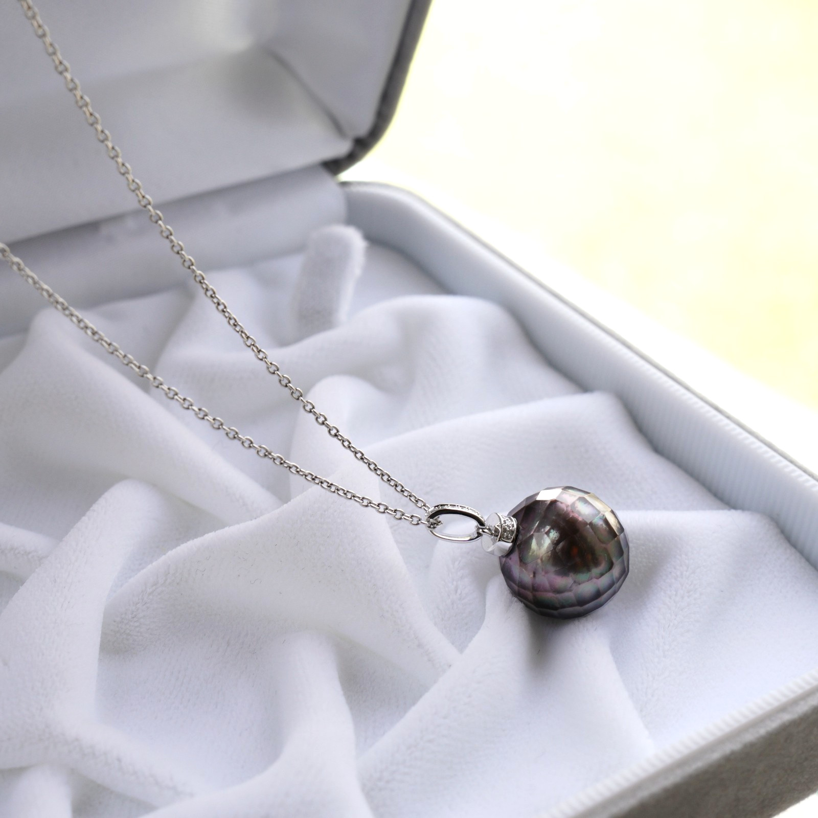 Faceted 13.7mm Pigeon-Gray Round Tahitian Pearl Pendant, 18K White Gold & Dia.