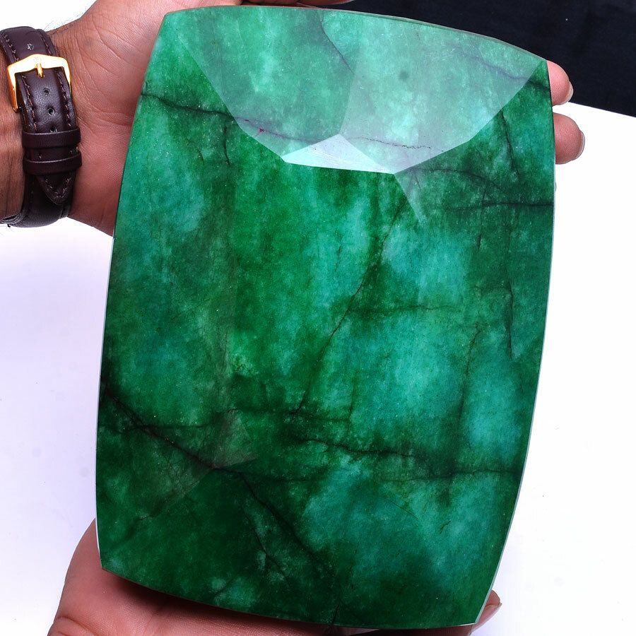 4.50 Kilo+ ( 22820 Cts) Certified Natural Emerald Biggest Museum Size Gemstone