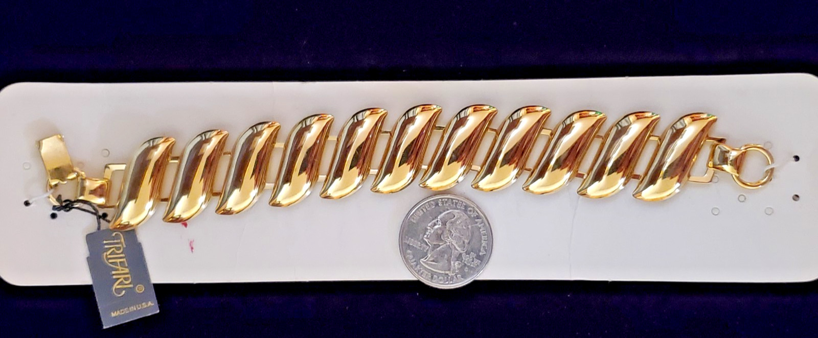 Vintage Crown Trifari Bracelet Brushed Gold Tone Abstract Bracelet Links 7.25 in