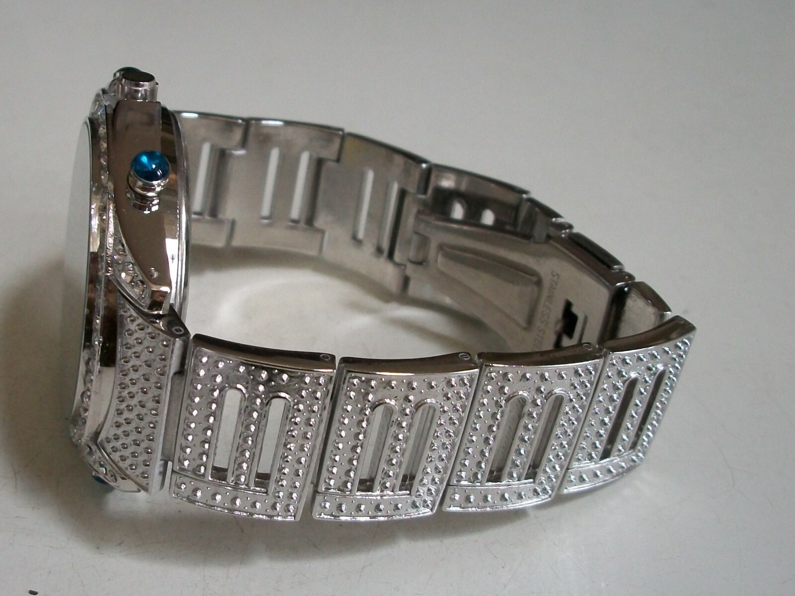 Men’s Bling Silver Finish World Map Dial Dressy Casual Fashion Wrist watch
