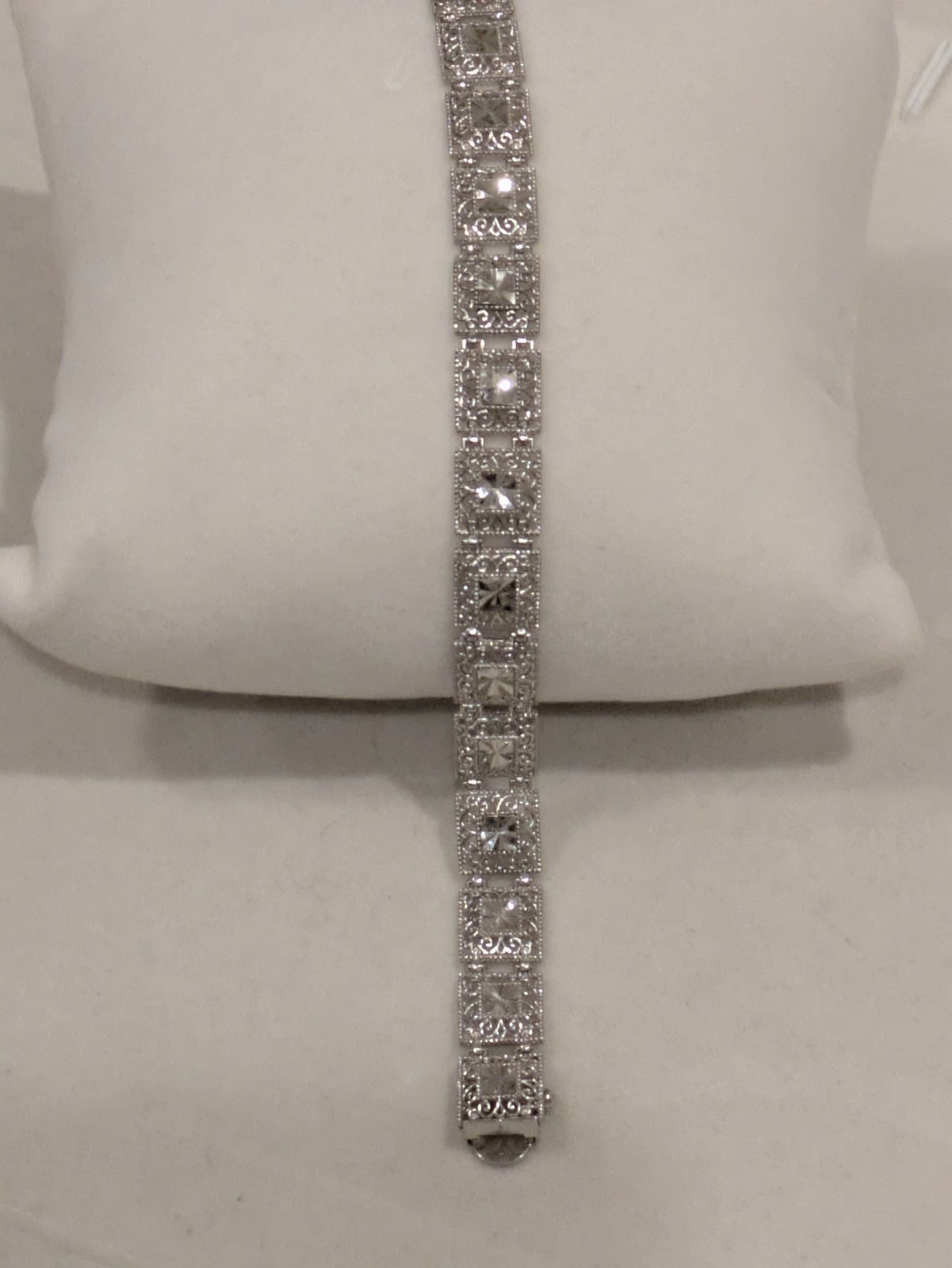 10kt White Gold 8.8mm Square Filigree Link Chain 7.25″ Bracelet 7.74 Grams