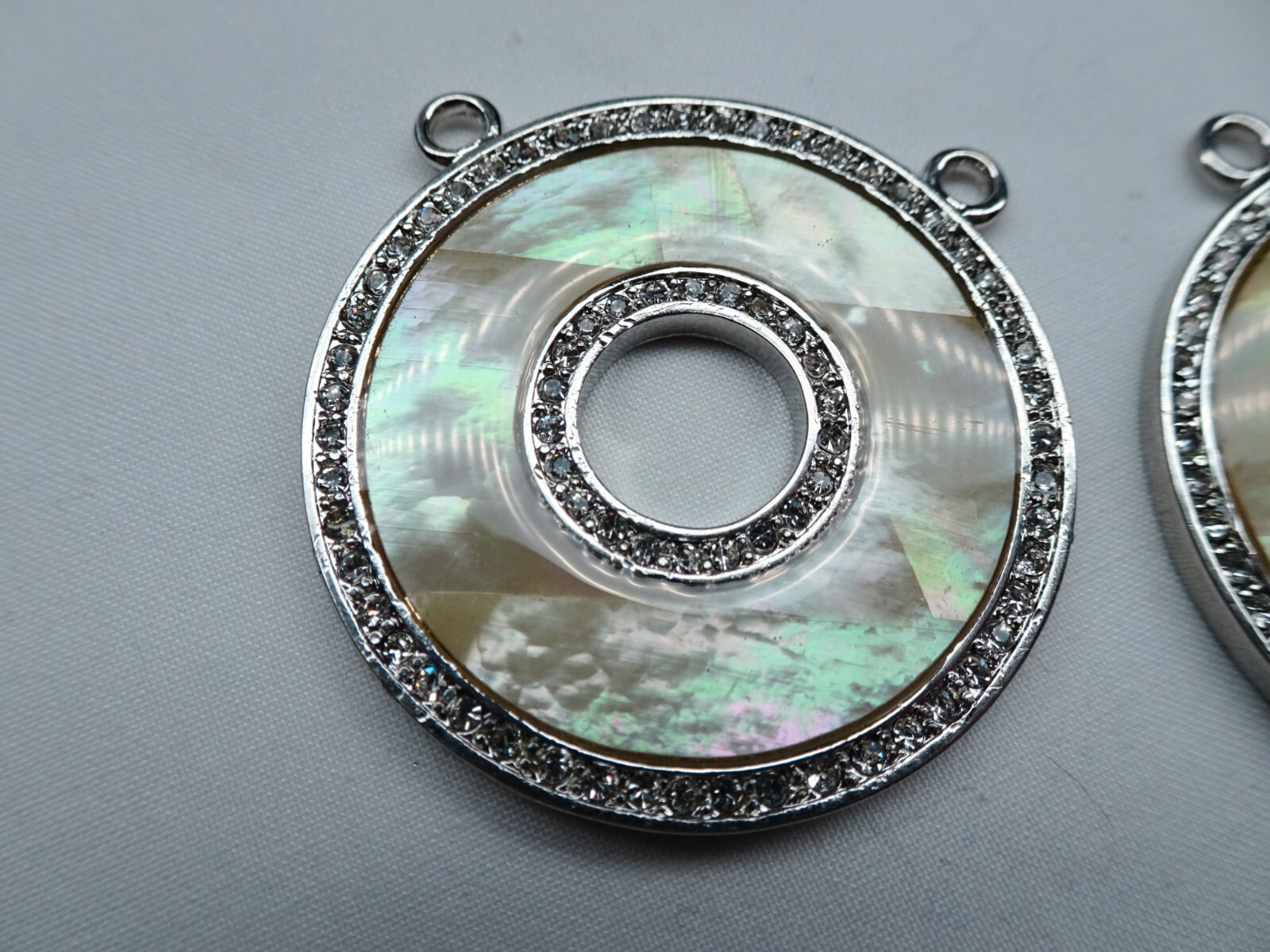 One Large Round Pewter Pendant MOP Shell Connector 1 1/2″ Across P66 DNG
