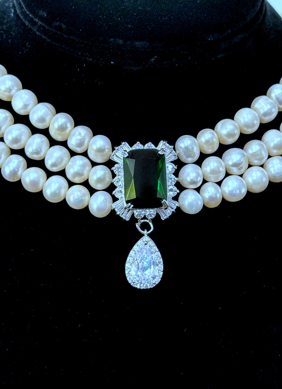 Fresh water pearls Necklace with green cubic zircon and clear swarovski center