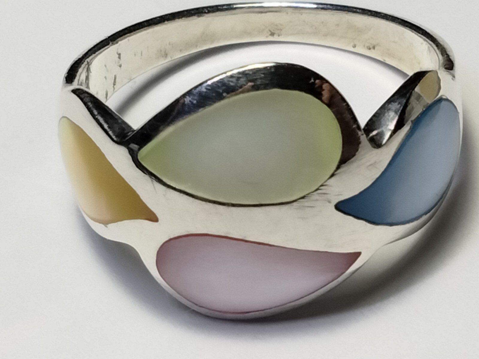 LOVELY! MOP INLAYS IN STERLING SILVER.925 RING SIZE 9.0-9.25!